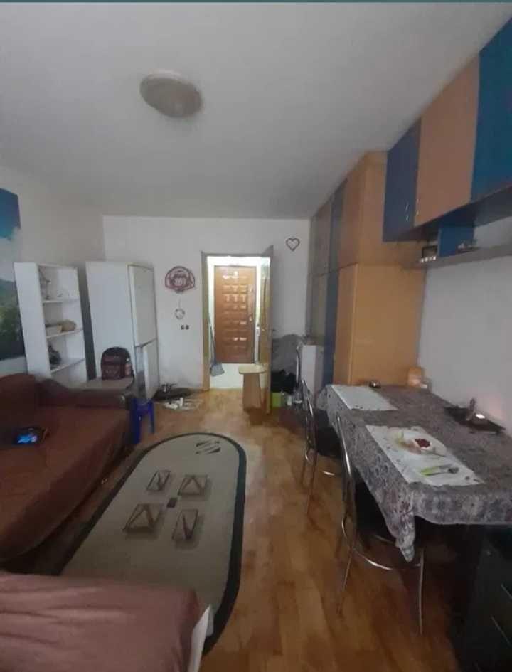 Garsoniera de vanzare