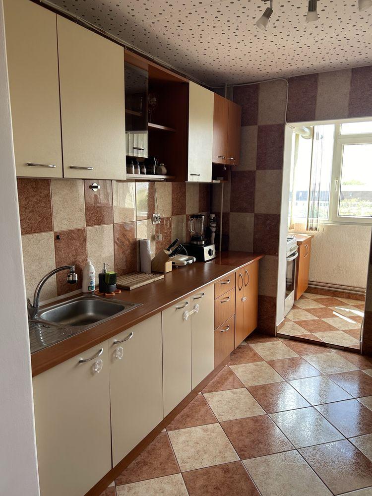 Inchiriez apartament 3 camere Fizicienilor - imagine 1