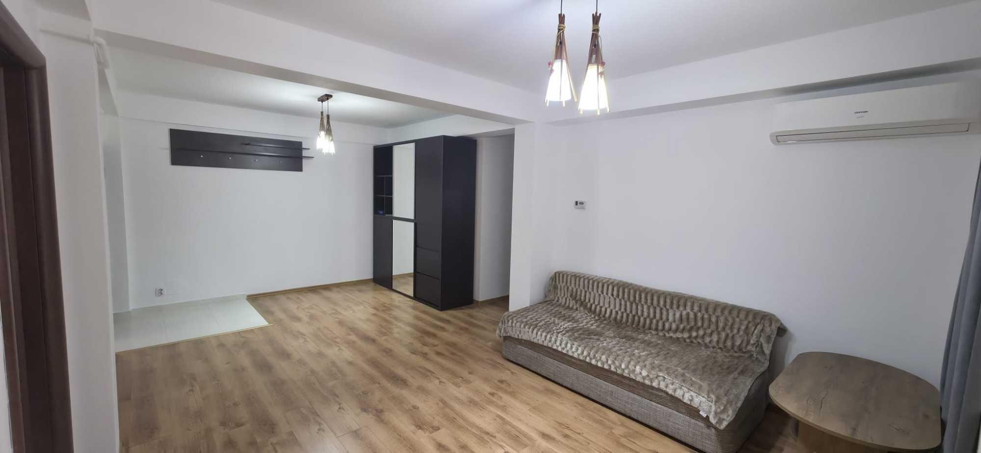 Vanzare Apartament  • 3 Camere