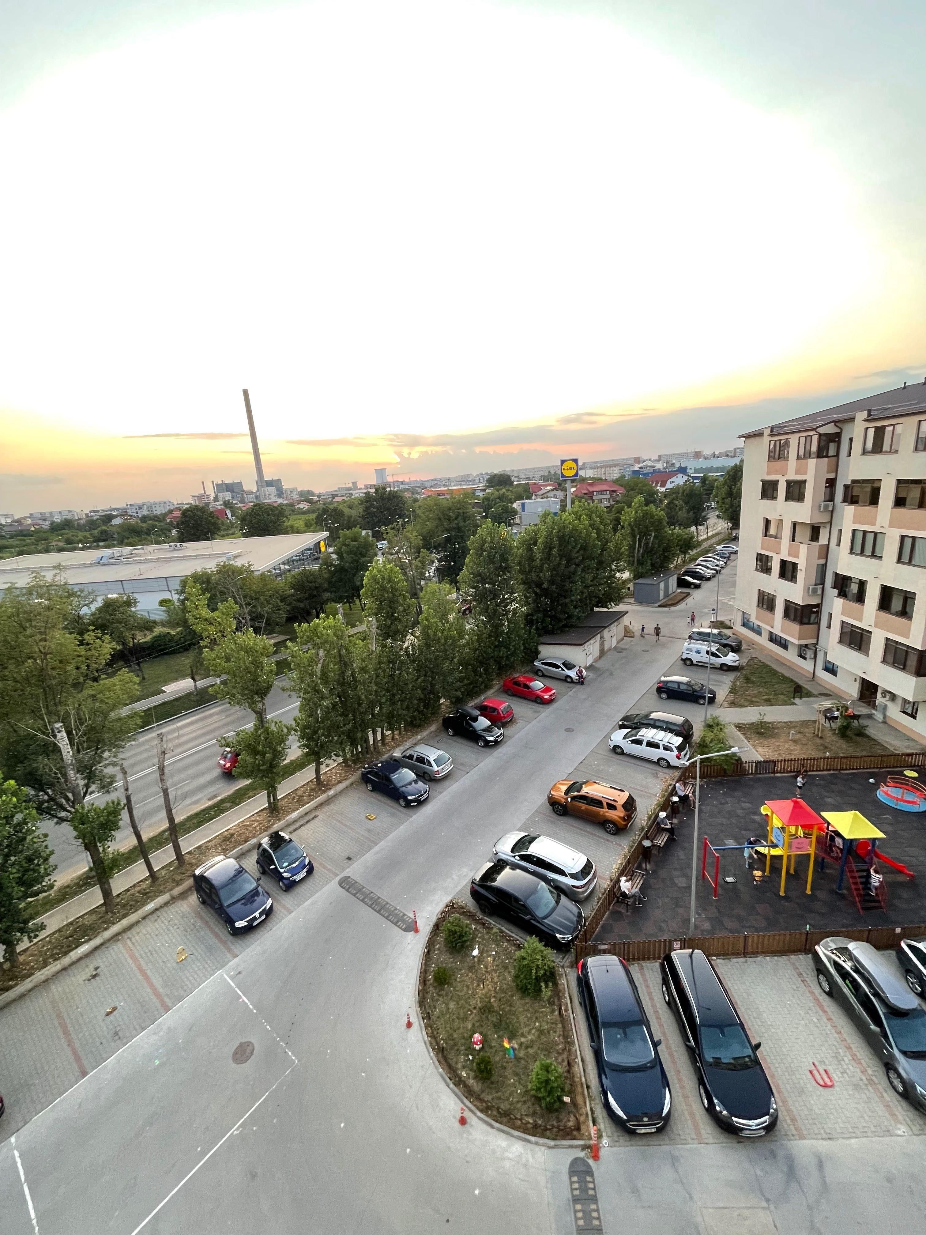 Apartament cu 3 camere zona Metalurgiei