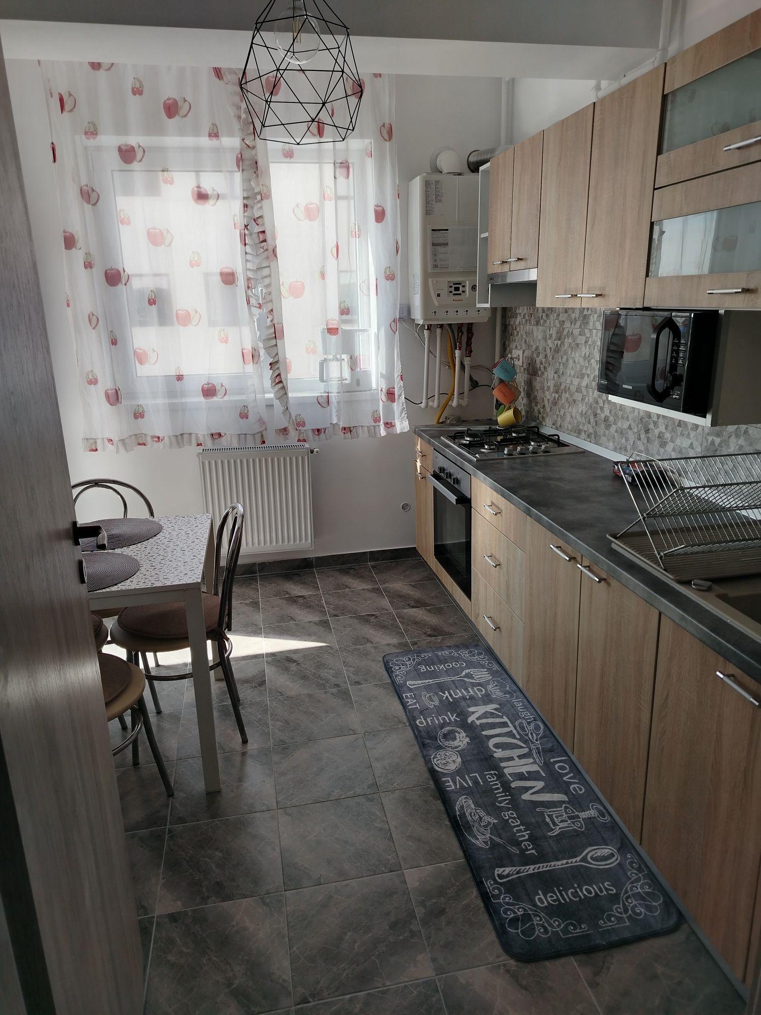 Închiriez sector 4 apartamrnt