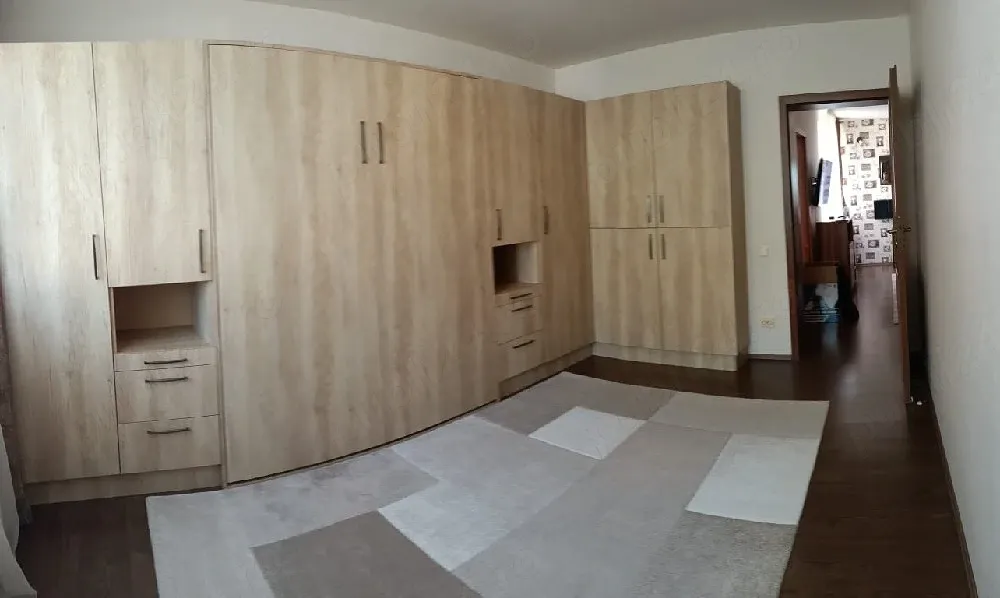 Vand Ap cu 3 camere decomandate Floresti - imagine 1