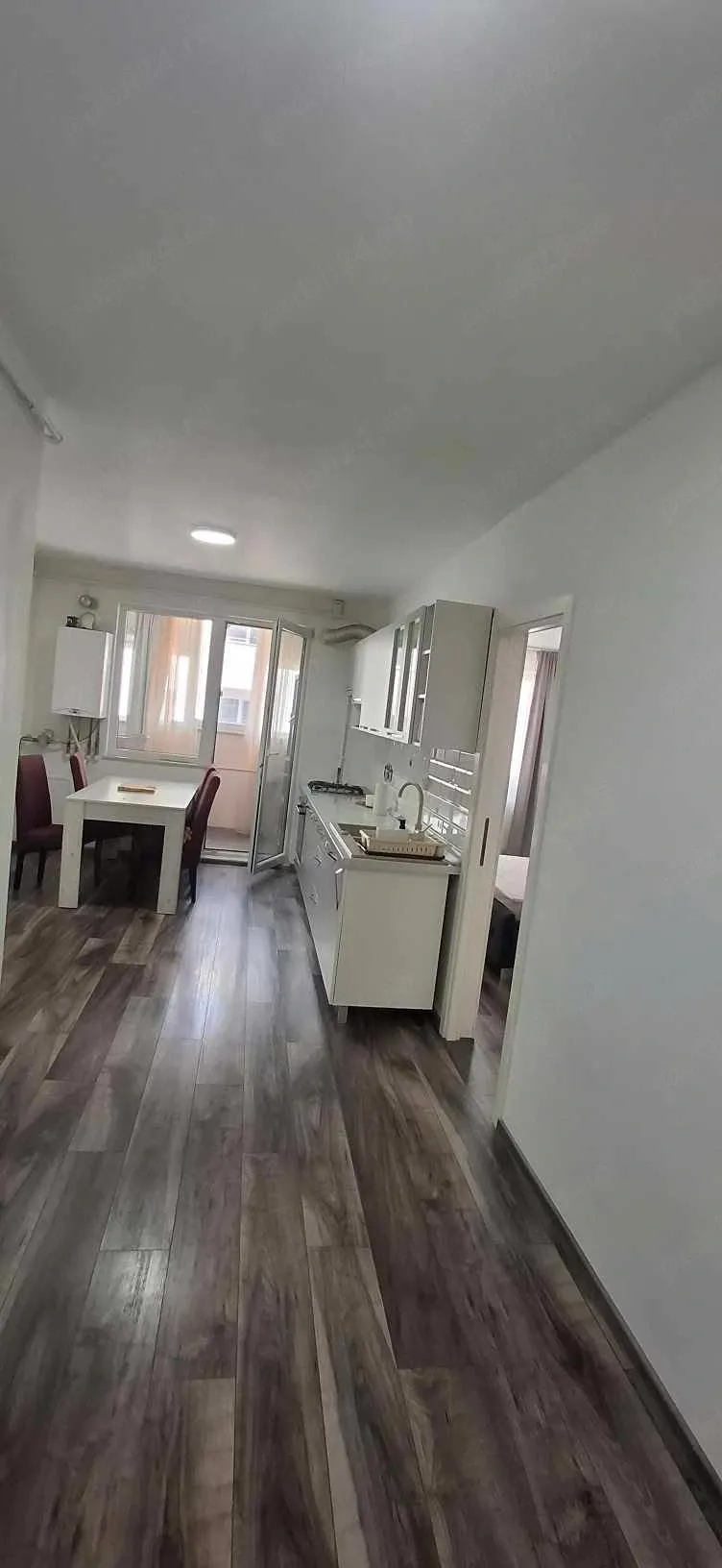Închiriez apartament 2 camere zona BMW - imagine 1