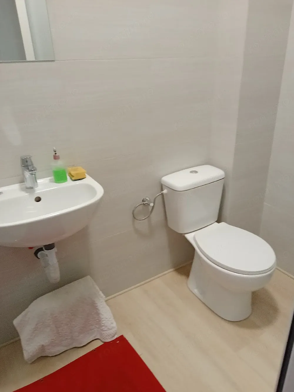 De vânzare apartament cu 3 camere, semidecomandat, renovat, încălzire în pardoseală