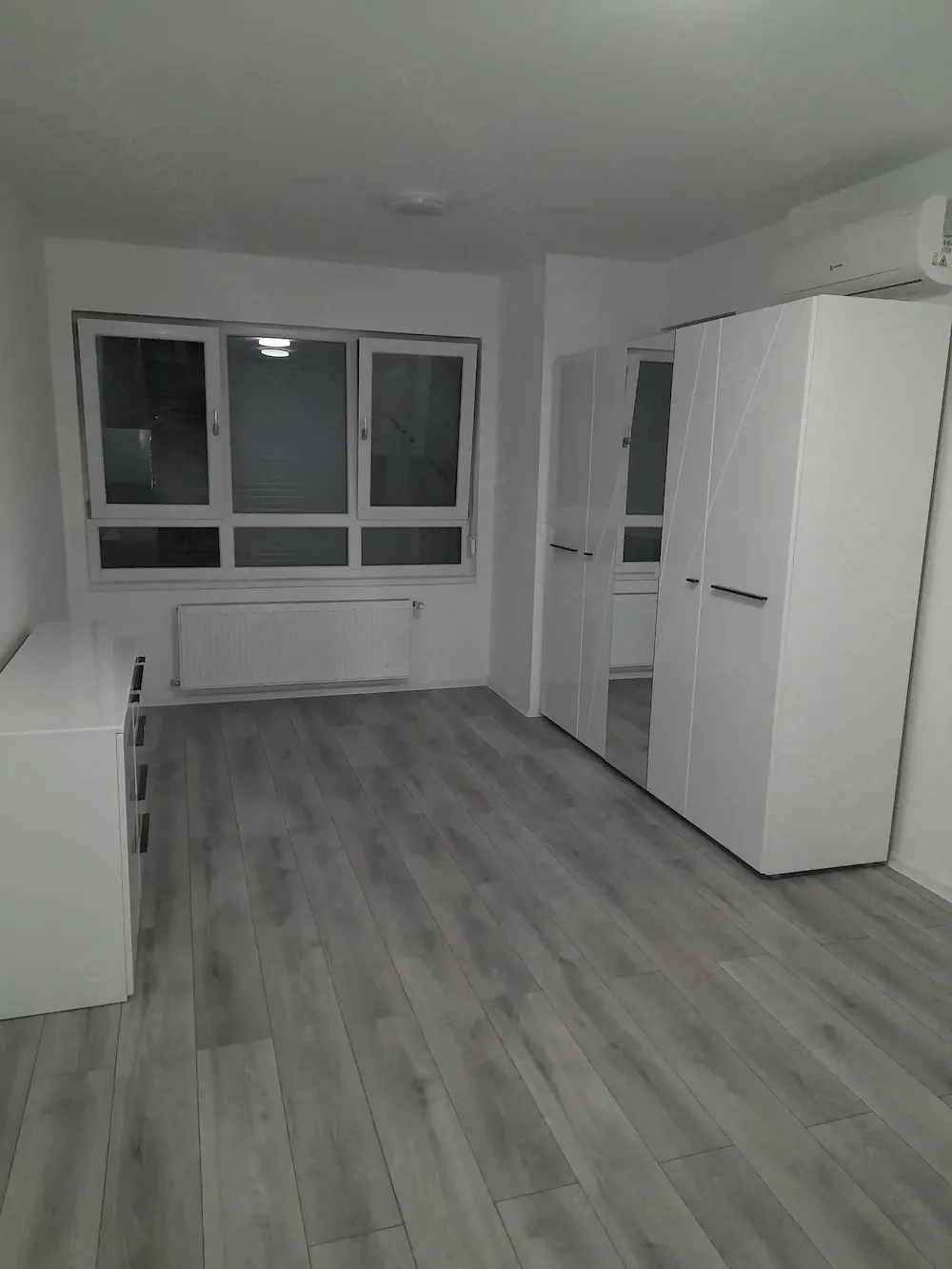 Inchiriez apartament decomandat 2 camere Nufarul - imagine 1