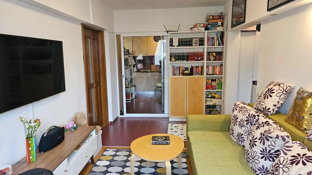 Apartament luminos cu 3 camere decomandate   Zona Șincai   Tineretului