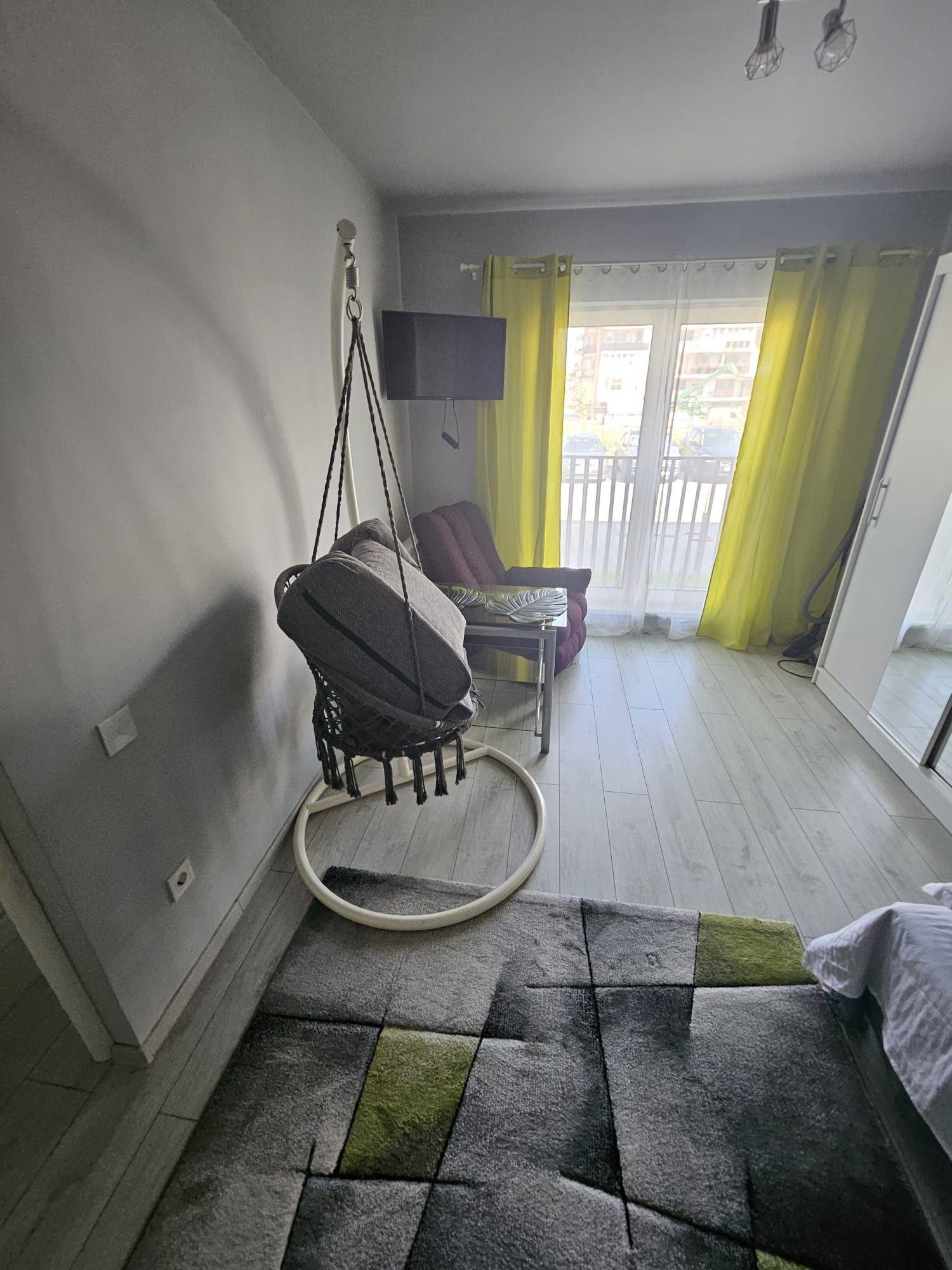 Inchiriez ap 40 mp cu o camera - imagine 1