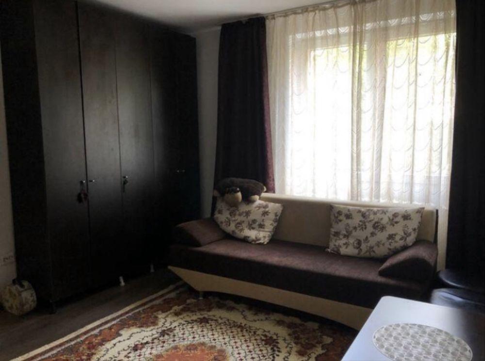 Inchiriez apartament 3 camere semidecomandat in Gheorgheni