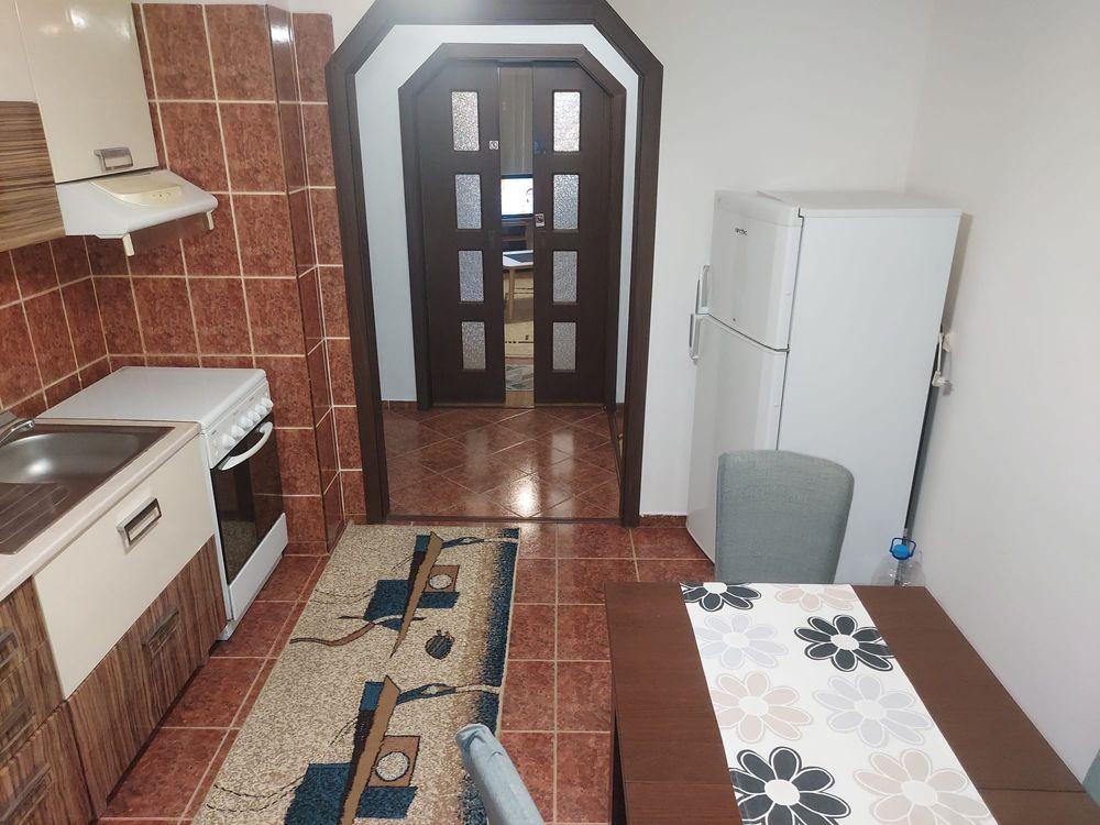 Inchiriez apartament 3 camere Zona Corina cartier Tudor