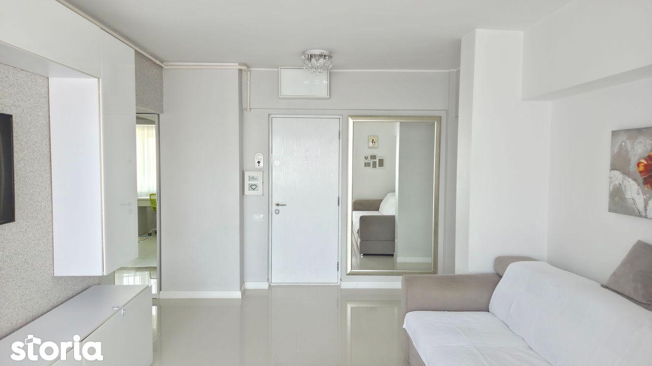 Apartament 3 camere, zona Dacia, loc de parcare inclus