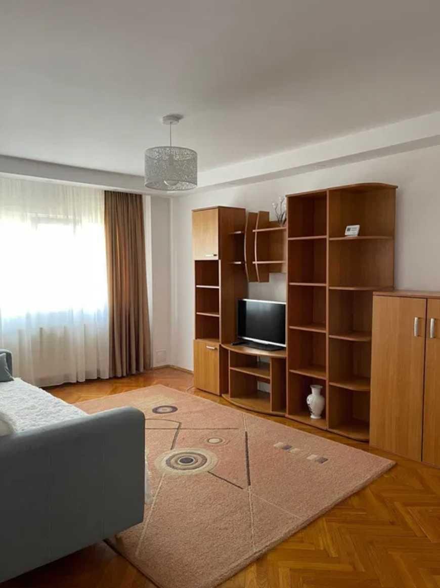 Inchiriez apartament 2 camere Rovine