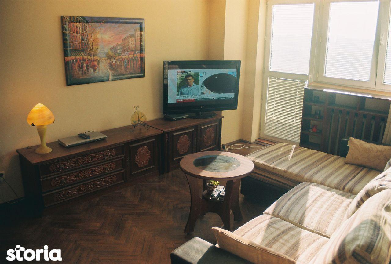 Piata Victoriei apt 3 camere,2 bai ,mobilat