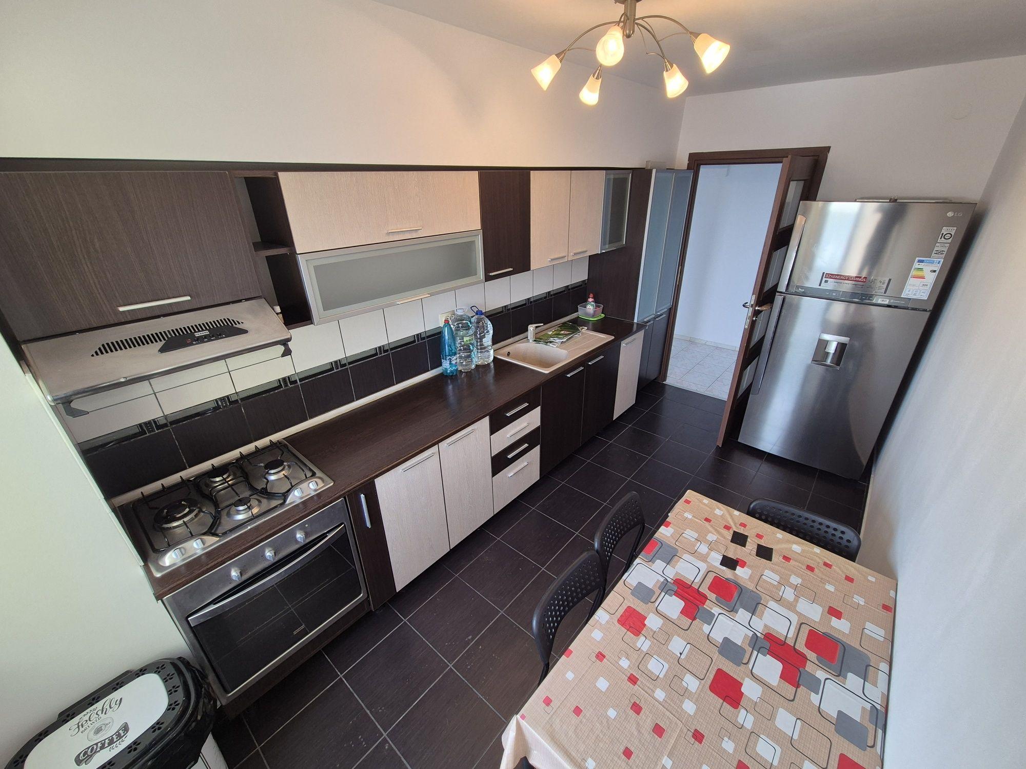 Apartament 4 camere - imagine 1