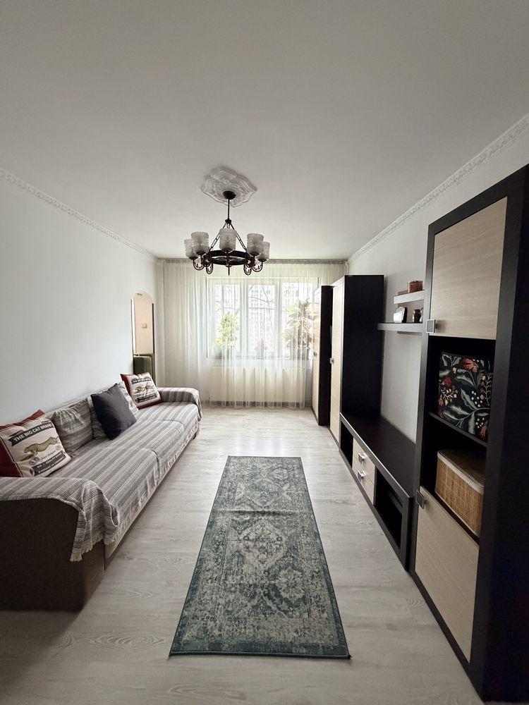 Inchiriez ap. 3 CAMERE/loc parcare