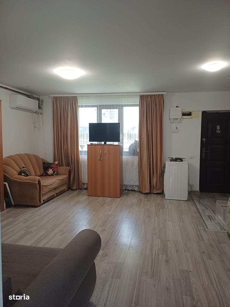 Particular, vând casă P+1+M in Bragadiru