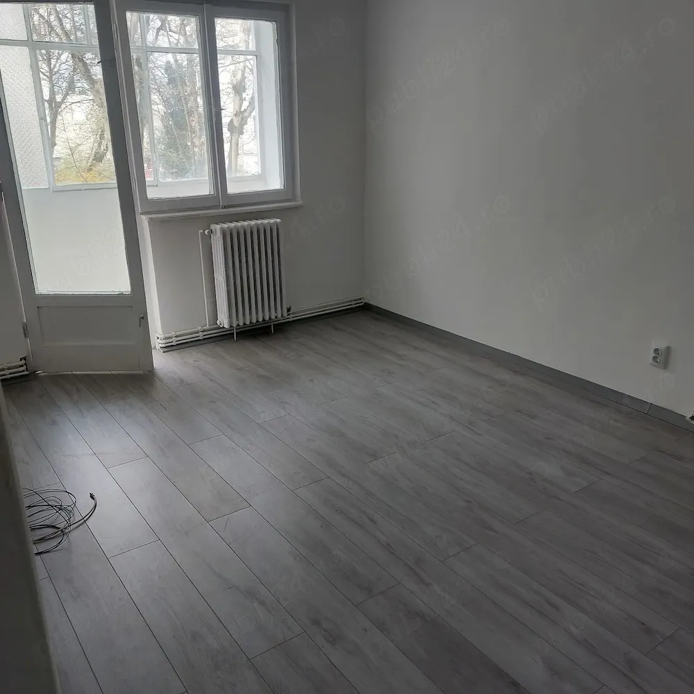 Vand apartament, semidecomandat, 2 camare,etaj 1, Manastur, Aleea Peana