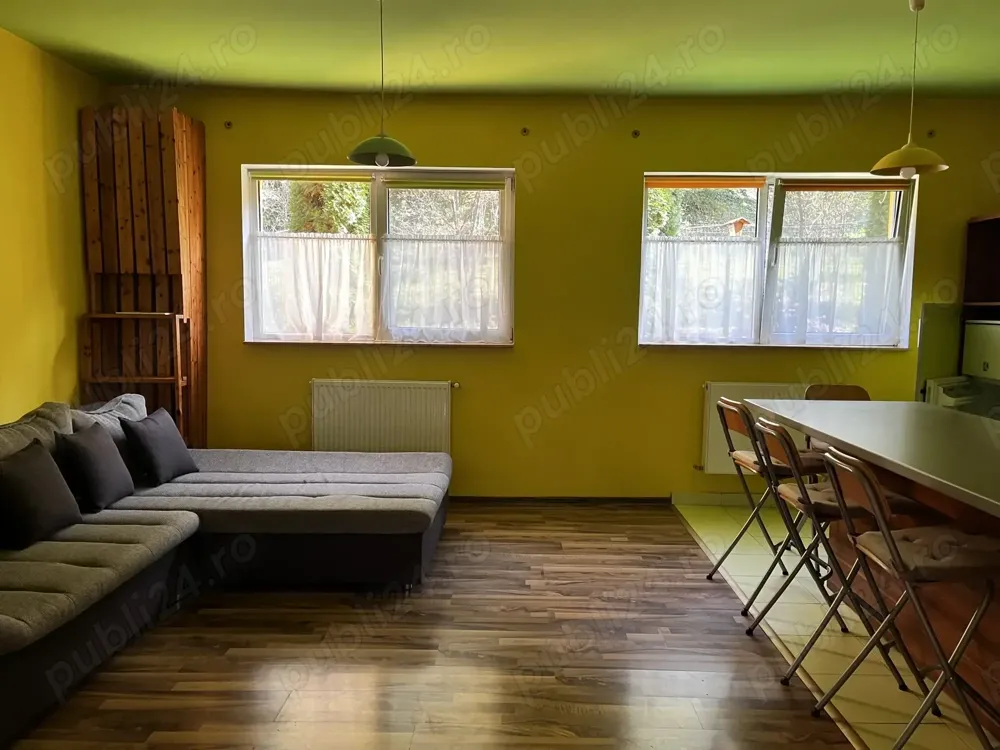 Proprietar - vând apartament 3 camere, 2 parcări, curte (lângă padure)