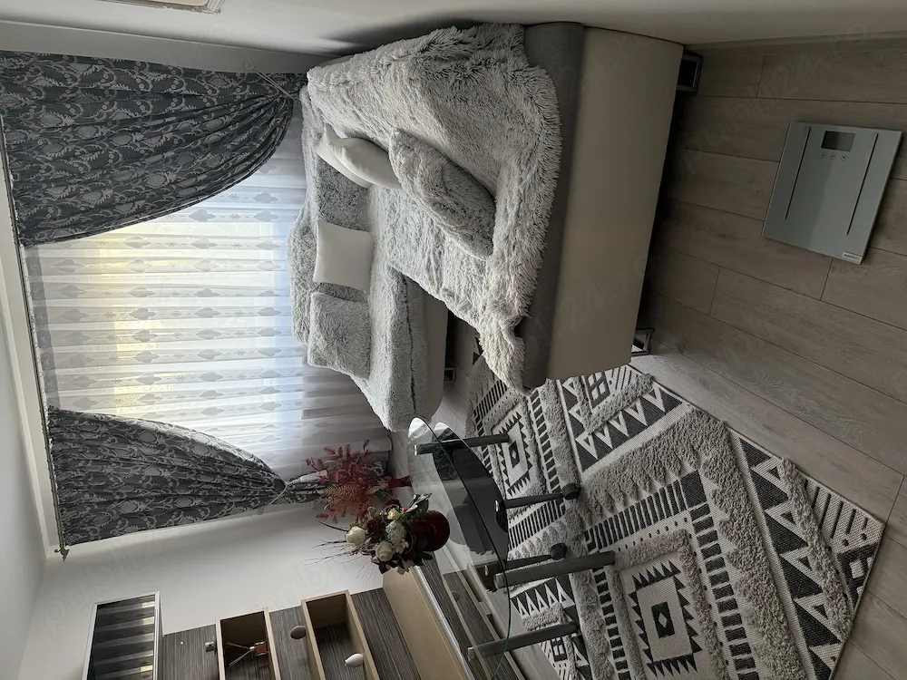 Închiriez apartament cu 3 camere Nufărul