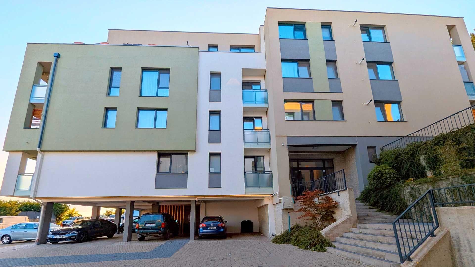 3 Camere, Bloc Tip Boutique, Loc de Parcare Inclus. Fara Agentie