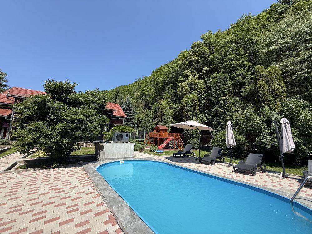 Vand casa de vacanta cu piscina si vibromasaj