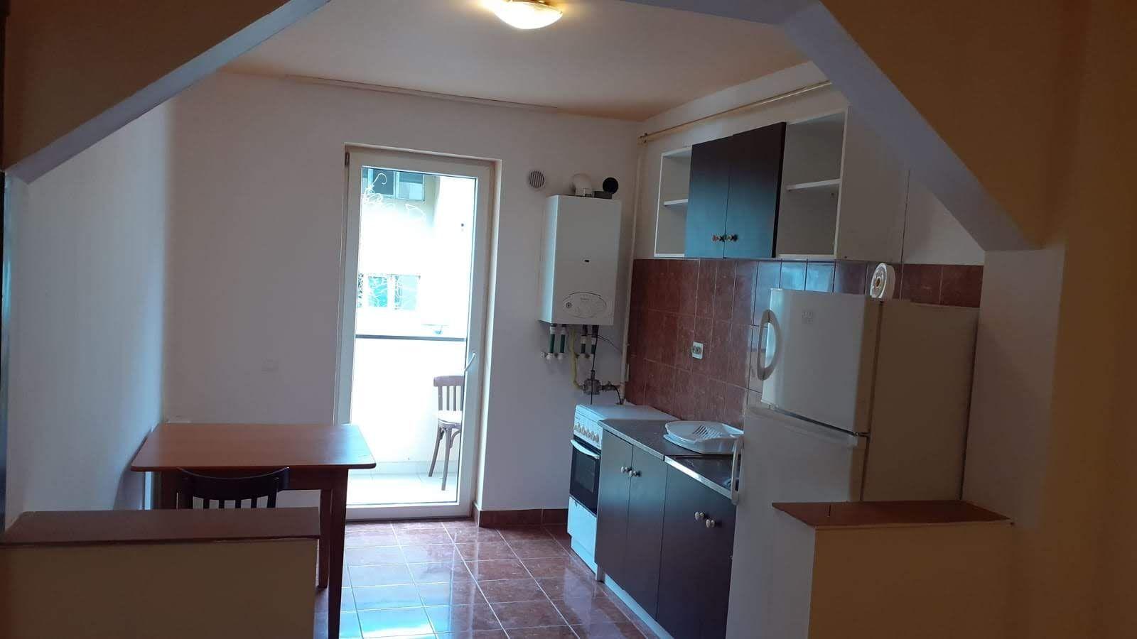 Închiriez apartament strada Florilor - imagine 1