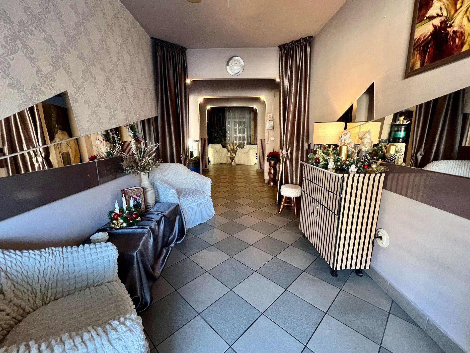 Posturi de inchiriat la Salonul de înfrumusețare Belle-Amie,închiriază