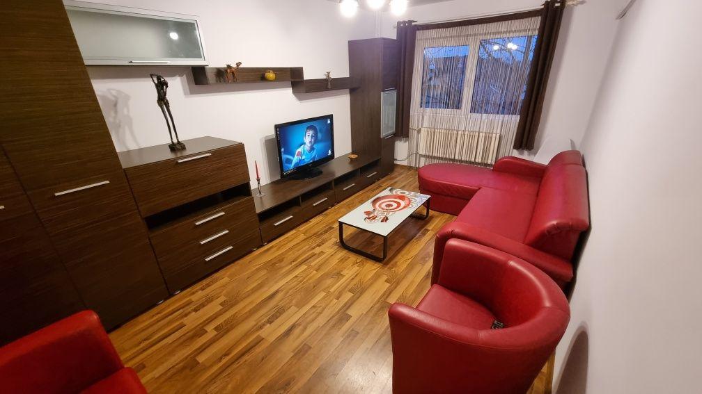 Chirie  Ap.3 camere zona Nufarul Lotus center