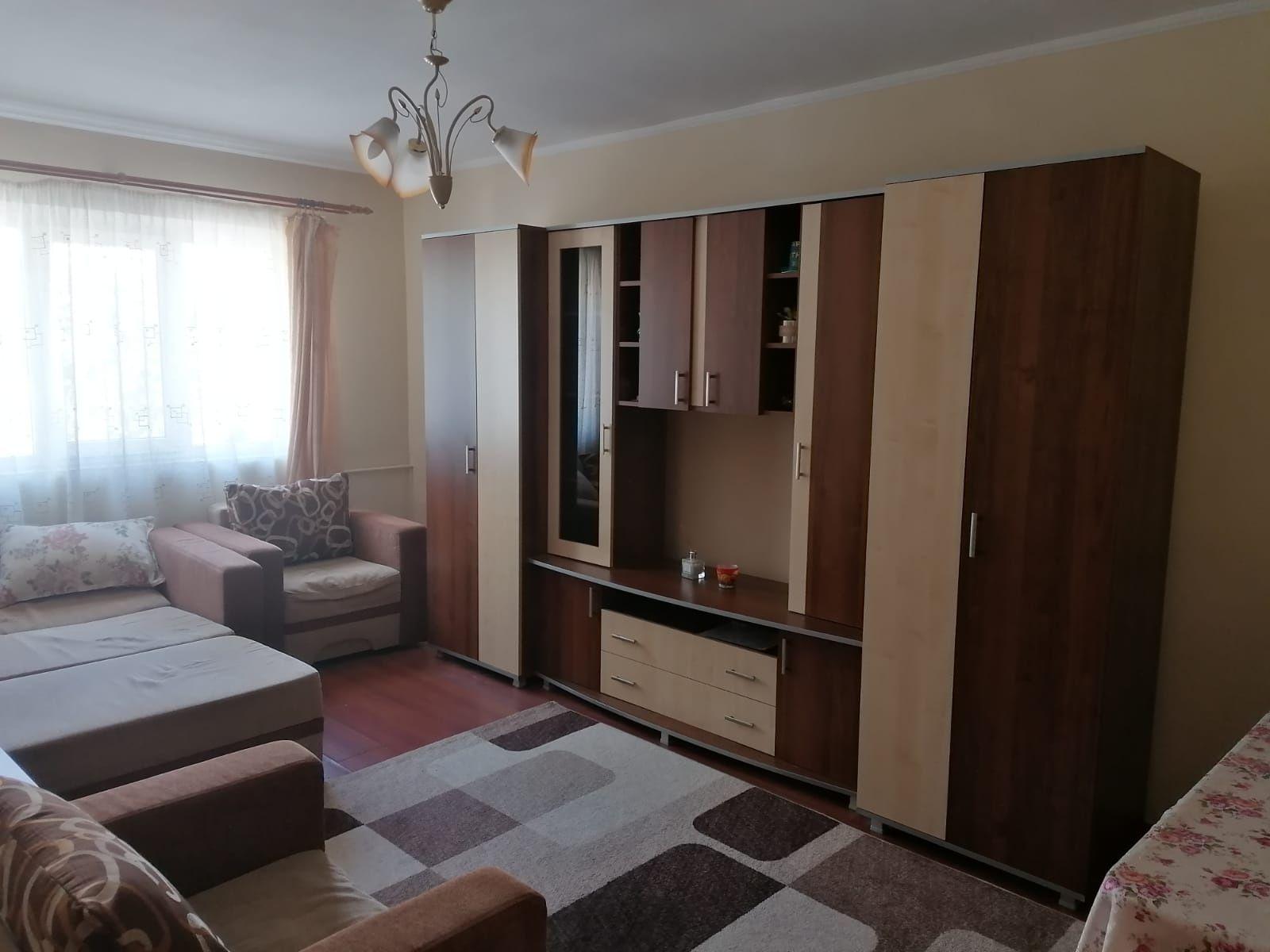 Chirie apartament 3 camere