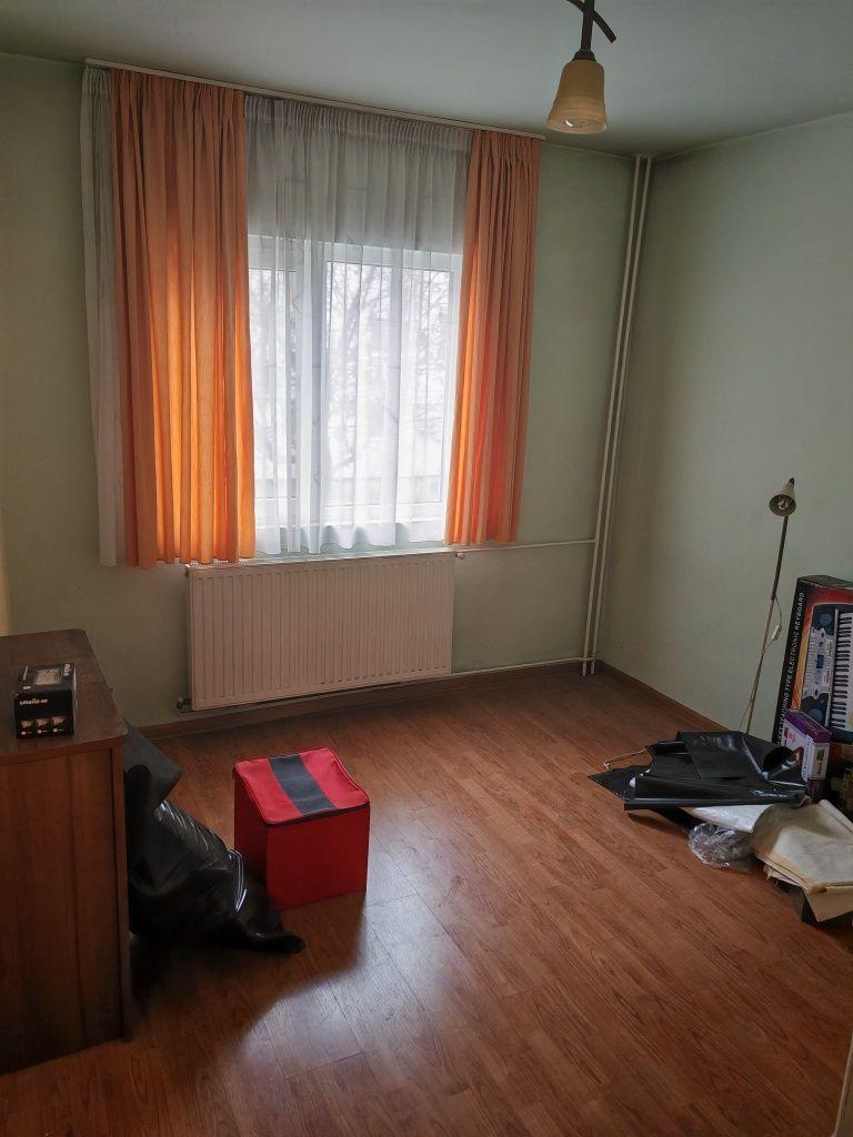 Apartament 3 camere semidecomandat - imagine 1