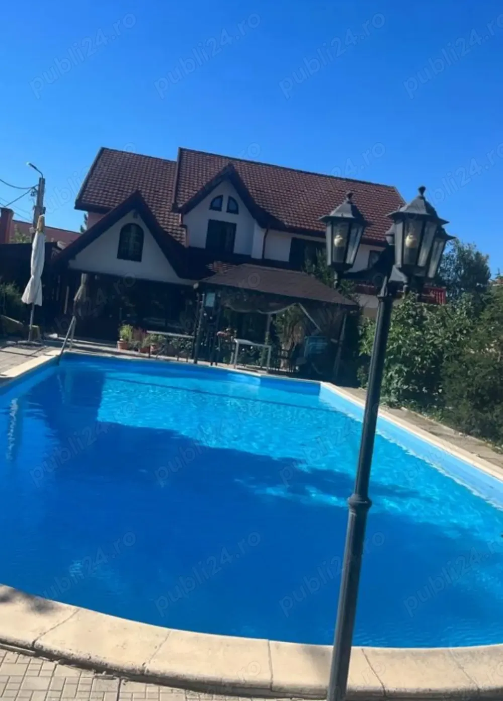 Vila deosebita cu piscina si curte 1000 mp langa Calul Balan - imagine 1
