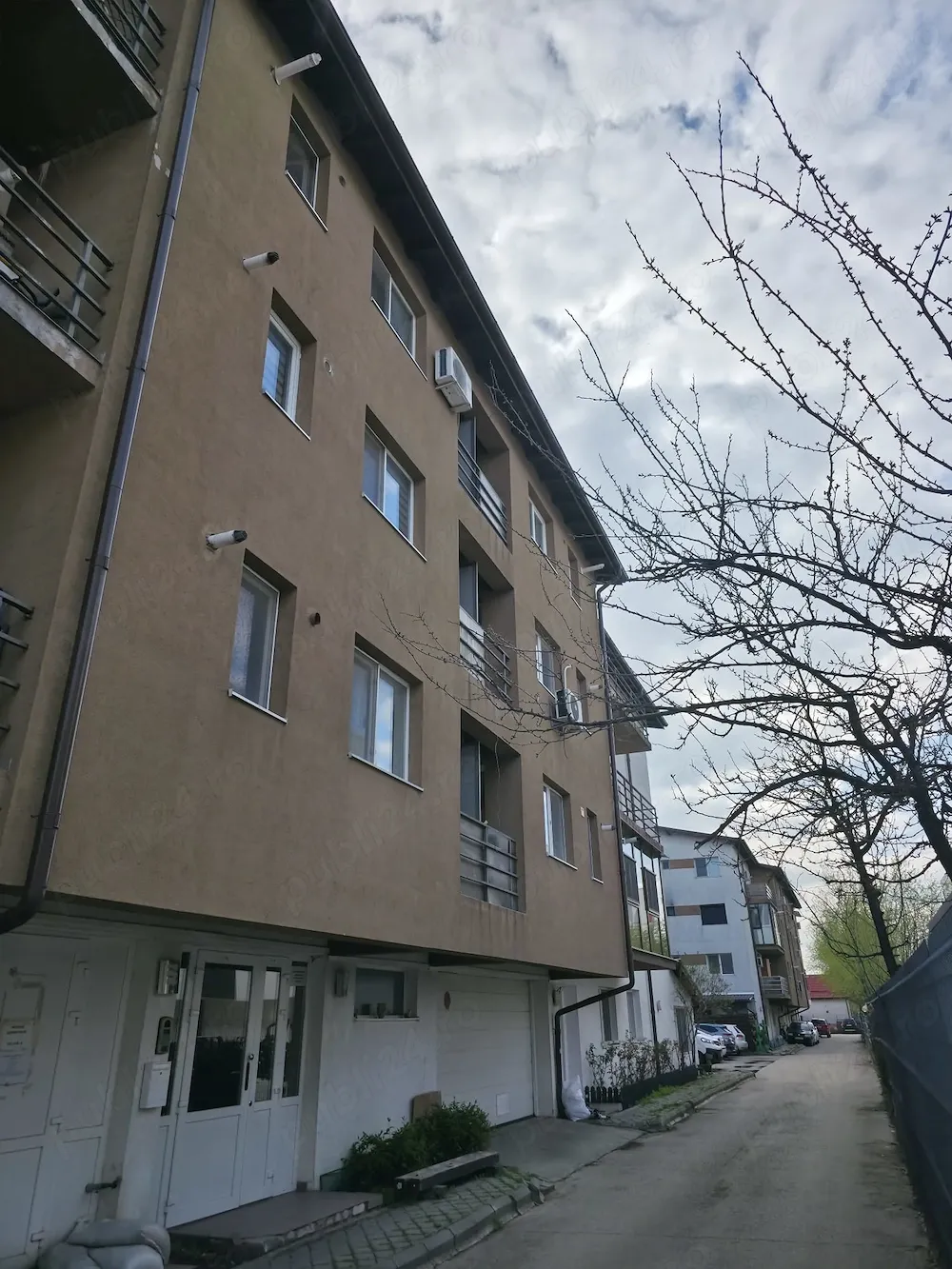 Vand garsoniera in Chiajna, Rosu