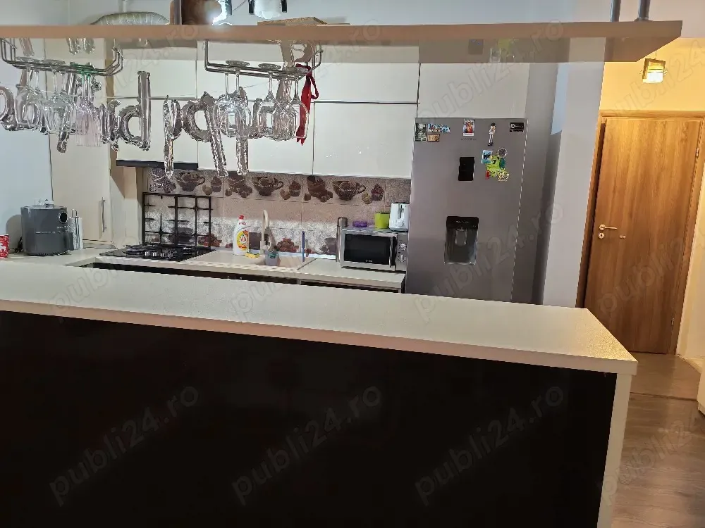 Vand 2 apartamente usa in usa cu posibilitate de alipire, unul are 3 camere celalalt 2 - imagine 1