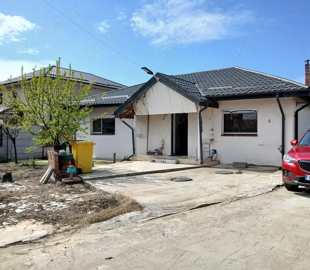 Casa de vânzare pe parter