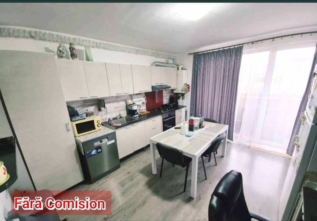 Vând apartament cu acces direct în grădină 2 camere + living/ bucătări - imagine 1