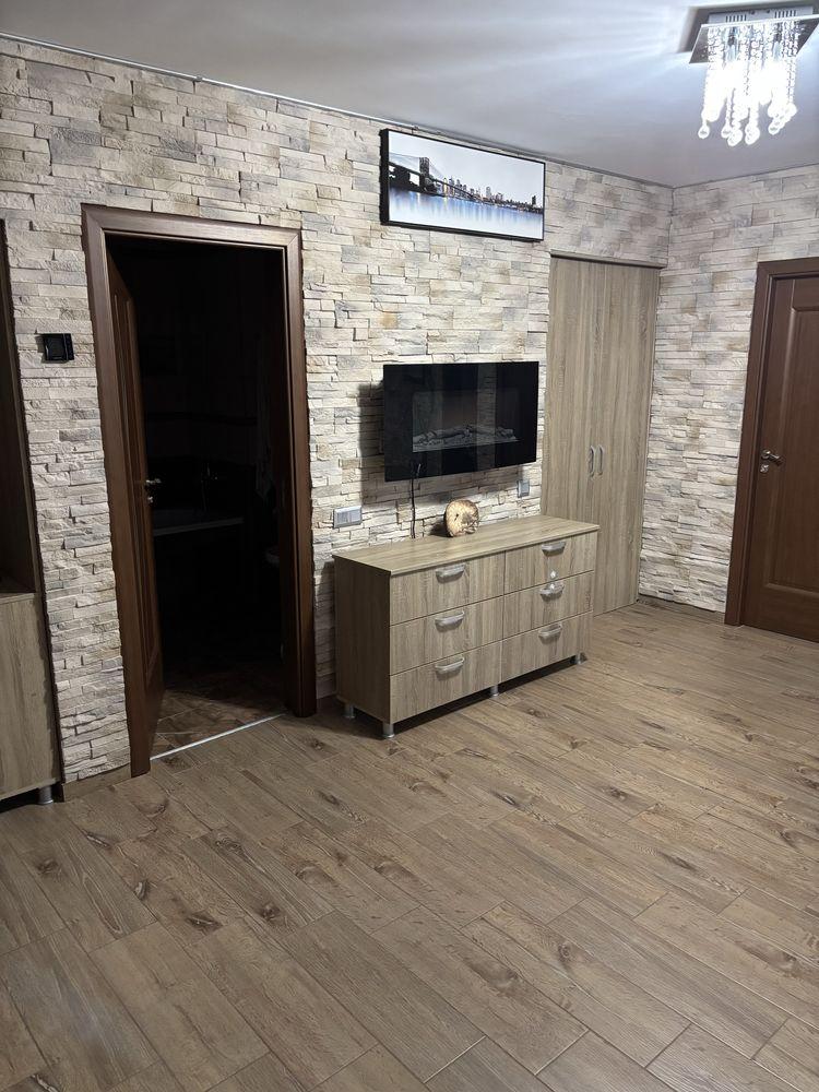 Vand apartament 3 camere