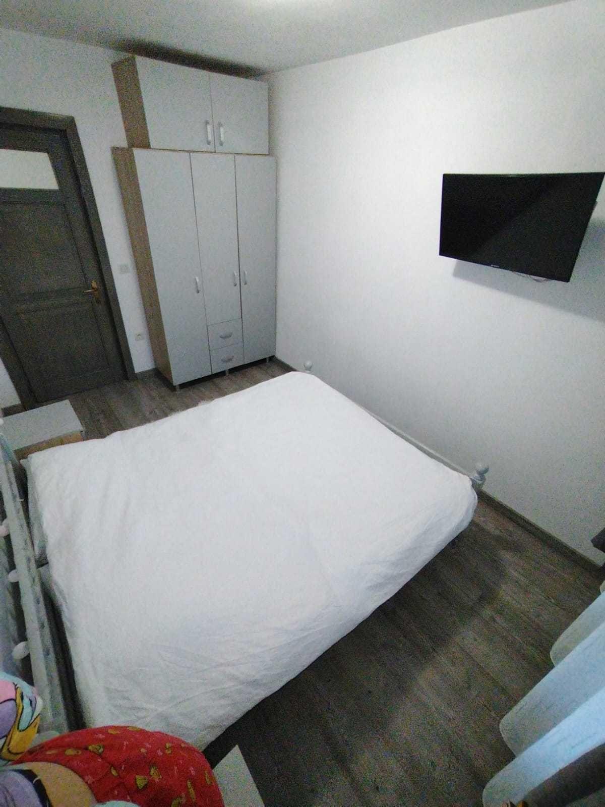 Apartament de 2 camere, de inchiriat, cu parcare, in Floresti - imagine 1