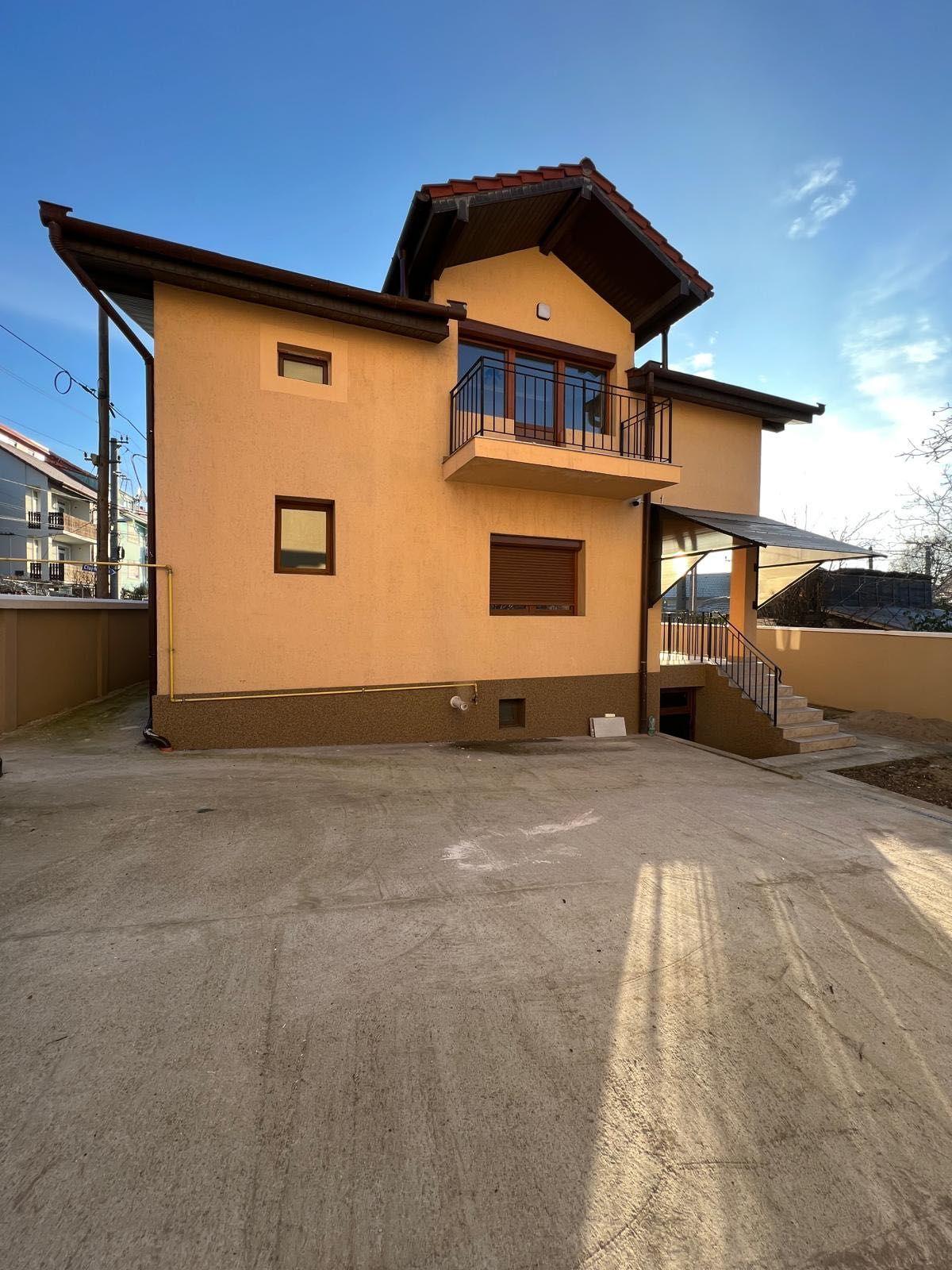 Casa de închiriat 5 camere - imagine 1