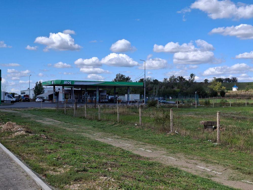 Vand teren intravilan situat pe calea Borsului nr 39 langa peco MOL
