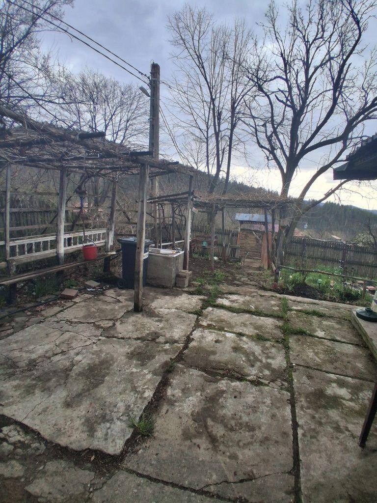 Vand casa zona munte