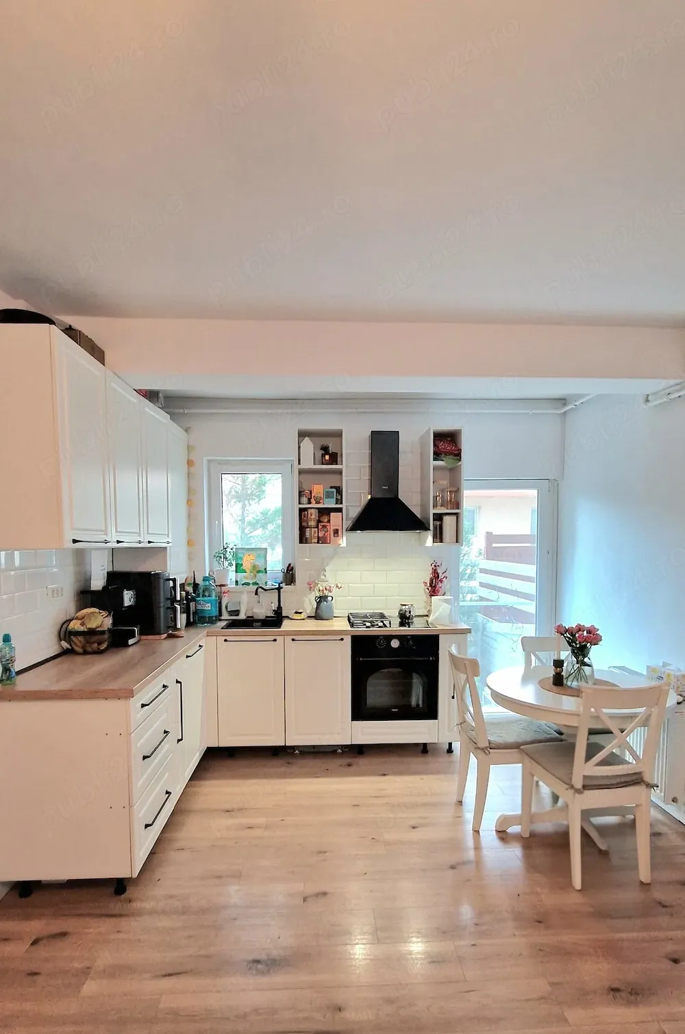 Casă înșiruită 3 camere | mobilată & utilată | parcare | lângă La Strada | acces metrou 10 min - imagine 1