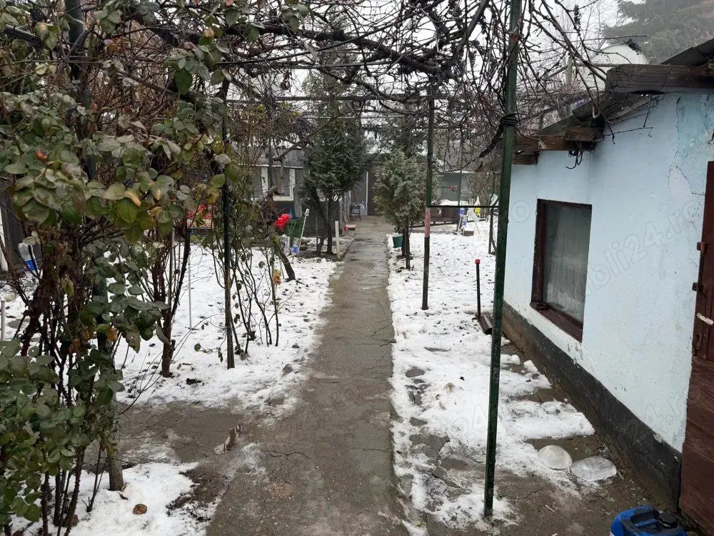 Vanzare Casa Batraneasca Voluntari + teren (total 300mp)