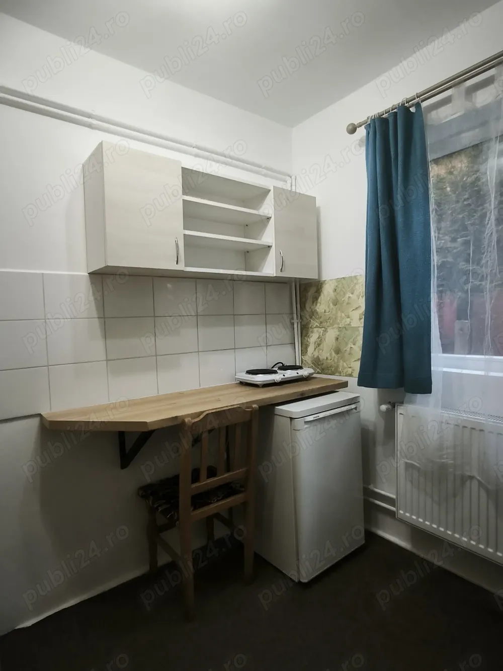 Inchiriez garsoniera la parter într-un bloc din cartier Gruia