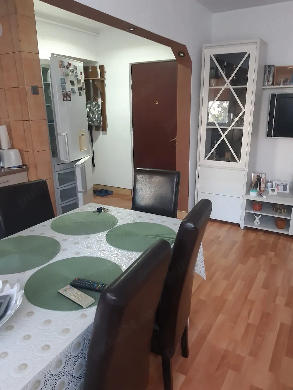 Închiriere apartament 3 camere
