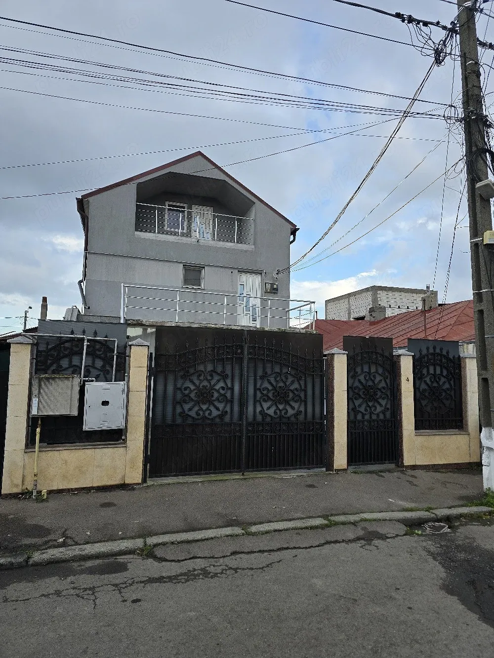 Casa P+1+M zona Brătianu sau schimburi imobiliare și auto