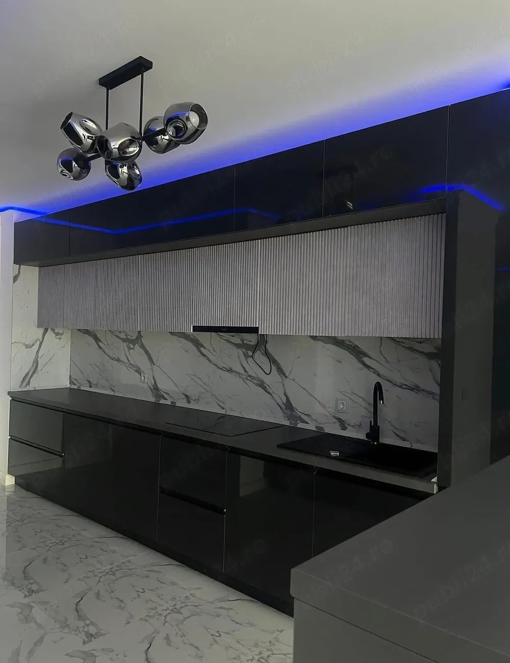 Vând apartament cu două camere