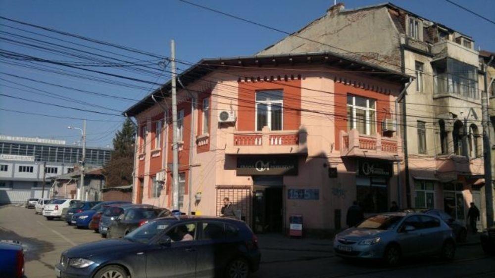 Casa S+P+1+M+curte Lizeanu, restaurant + openbar + 2 crame superbe + 2 Apartamente + sp comercial