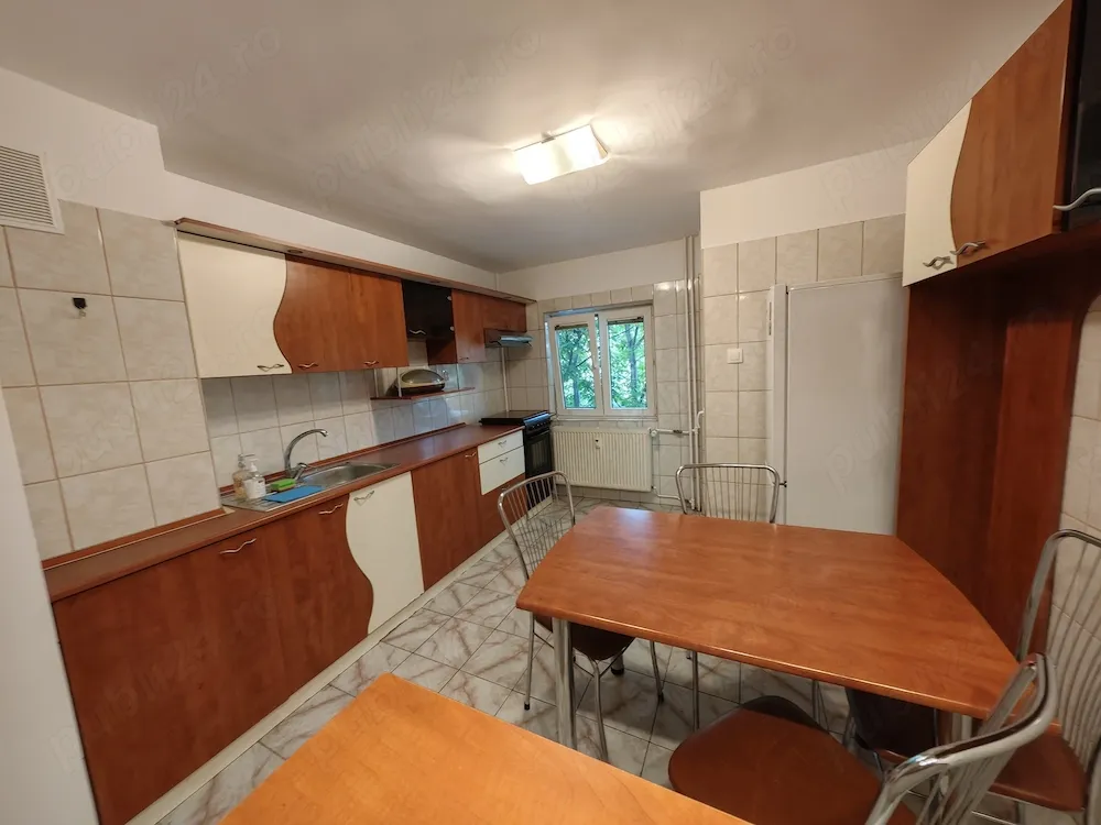 Apartament 3 camere decomandat (Uverturii)