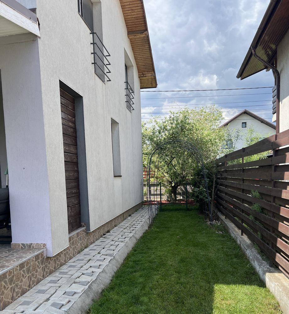 Vand casa tip duplex în comuna Berceni
