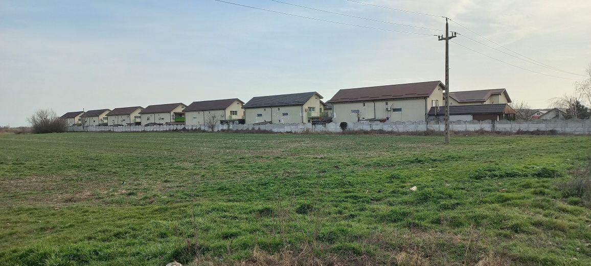 Vând teren intravilan