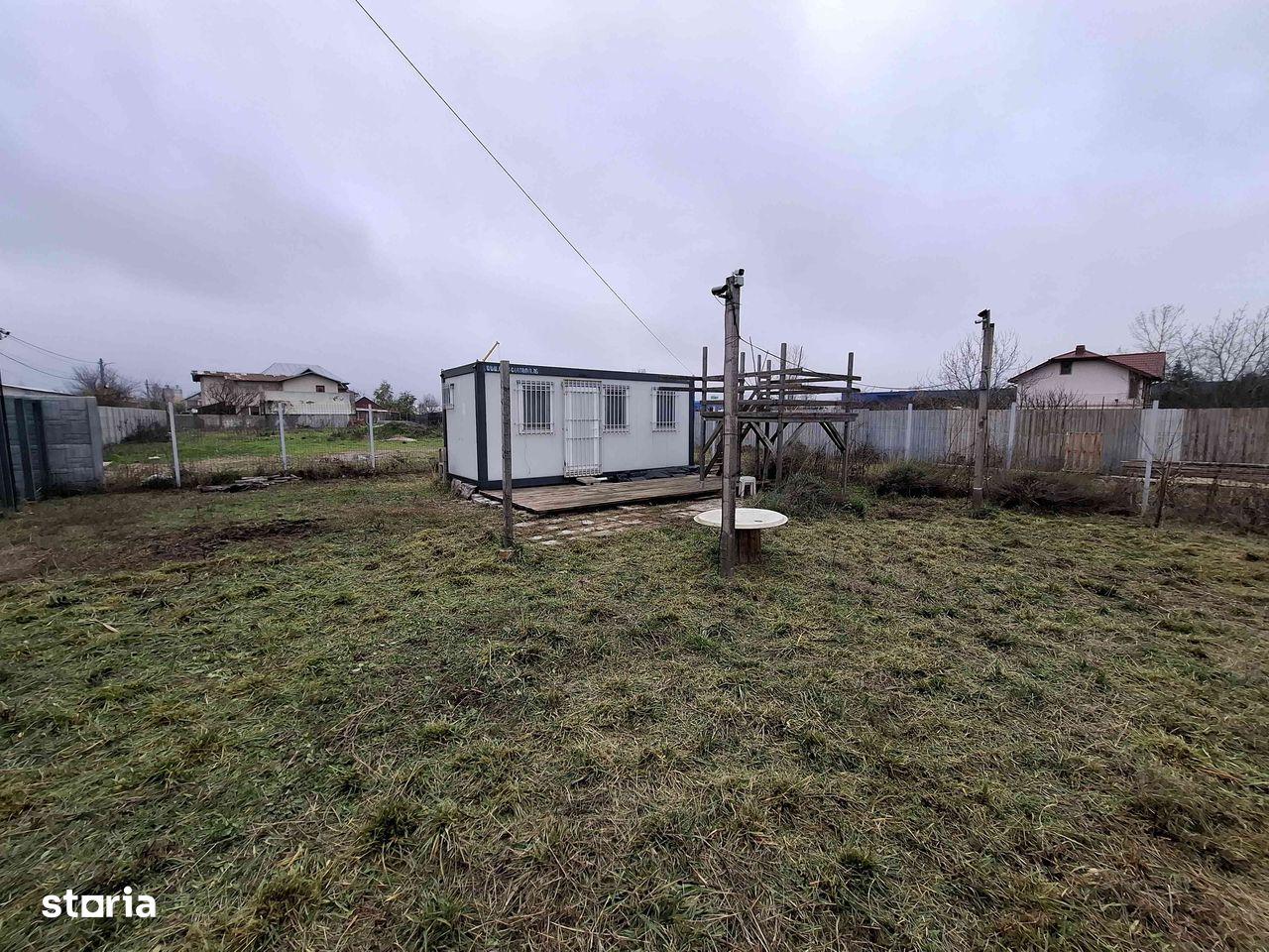 Vând teren cu anexa locuibila